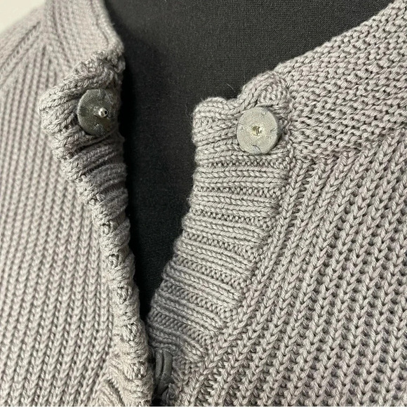 Talbots Women’s Heavy Duty Ribbed Grey Crewneck Snap Cardigan SMALL - Picture 5 of 6